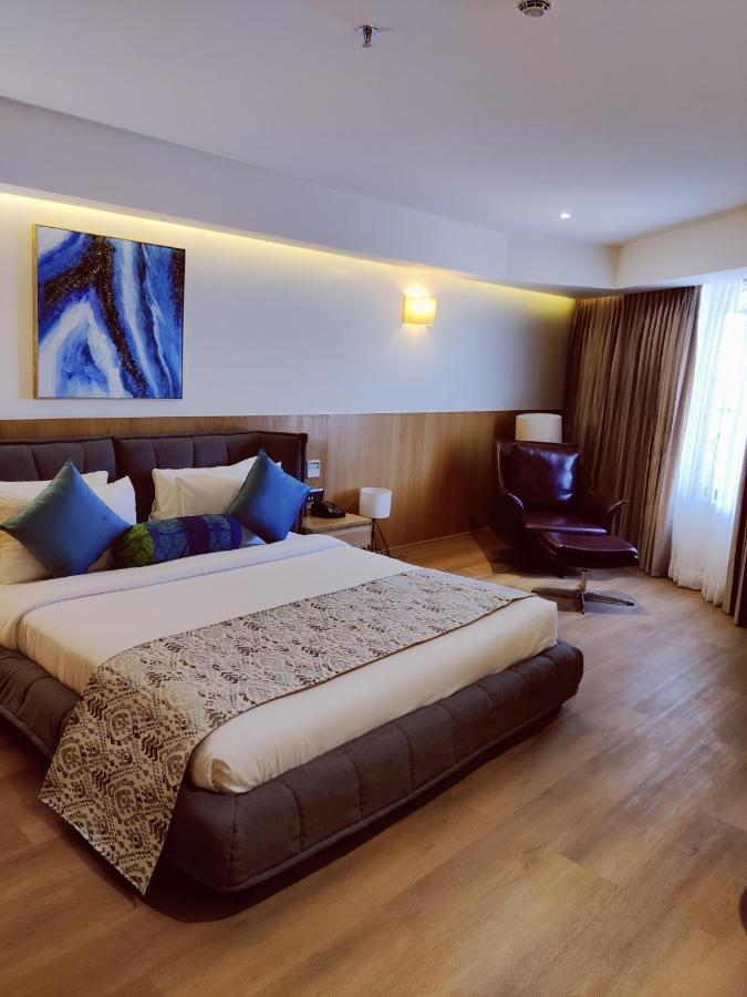 Hotel The Fern Residency, Jāmnagar Extérieur photo