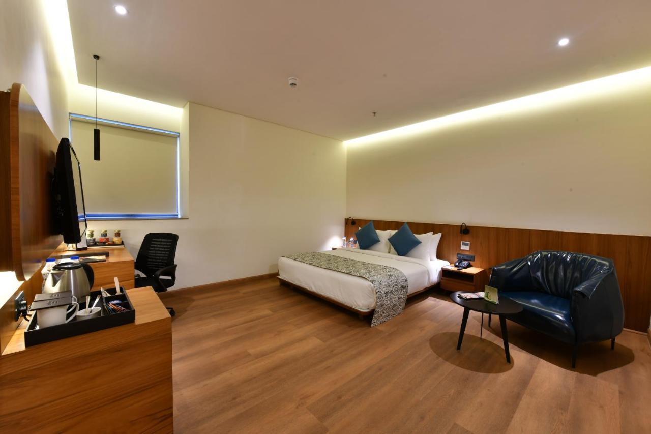 Hotel The Fern Residency, Jāmnagar Extérieur photo