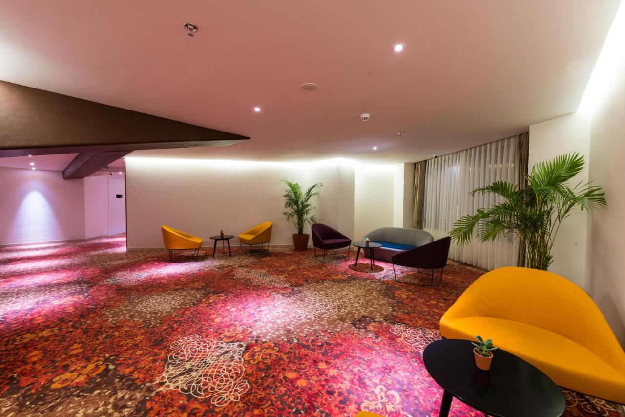 Hotel The Fern Residency, Jāmnagar Extérieur photo